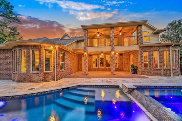 110 Pickerel Point, Montgomery, TX 77316