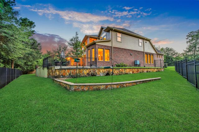 110 Pickerel Point, Montgomery, TX 77316