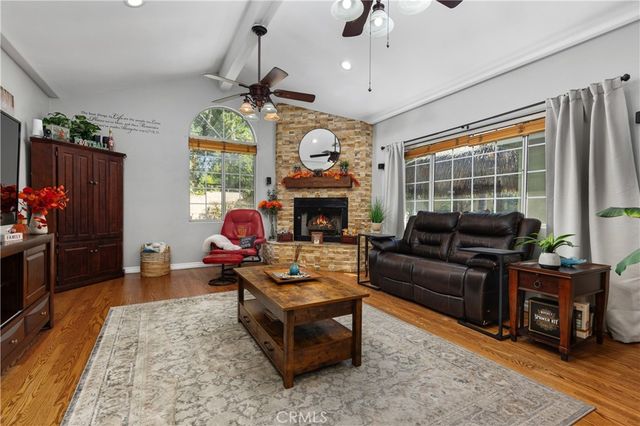 611 E Foothill Blvd, Glendora, CA 91741