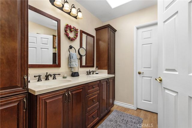 611 E Foothill Blvd, Glendora, CA 91741