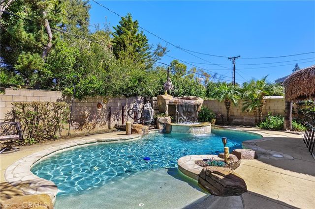 611 E Foothill Blvd, Glendora, CA 91741