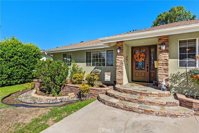 611 E Foothill Blvd, Glendora, CA 91741