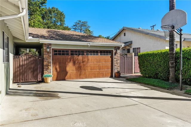611 E Foothill Blvd, Glendora, CA 91741