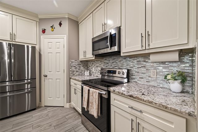 709 Coen Road, Arcola, TX 77583