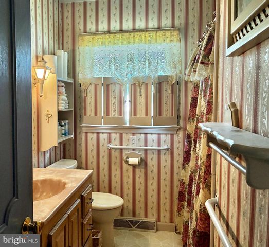 569 KINGMAN AVE, Vineland, NJ 08360
