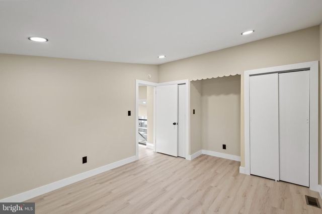 12 Manor Ln N, Yardley, PA 19067