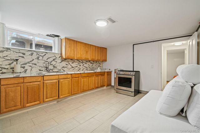 191 Dunwoodie Street, Yonkers, NY 10704