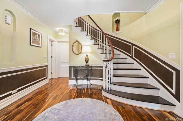 191 Dunwoodie Street, Yonkers, NY 10704