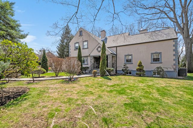 191 Dunwoodie Street, Yonkers, NY 10704