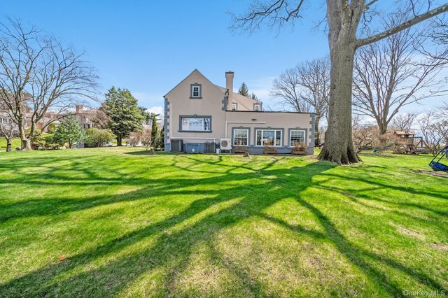 191 Dunwoodie Street, Yonkers, NY 10704