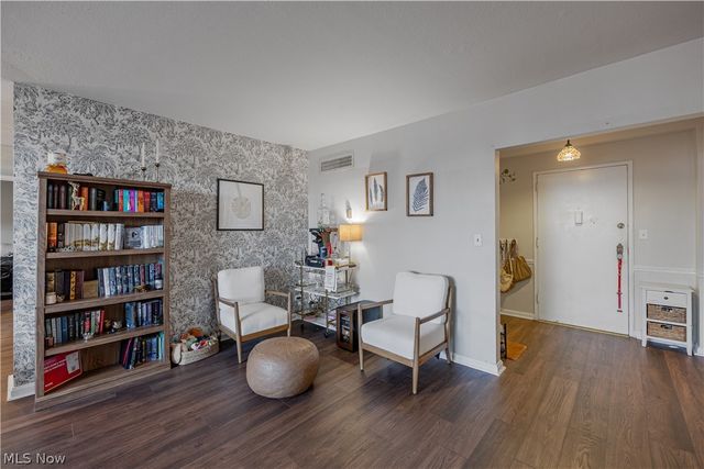 13800 Fairhill Road 509, Shaker Heights, OH 44120