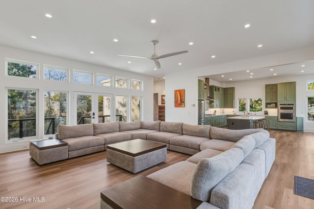 135 Heron Cove Road, Hampstead, NC 28443