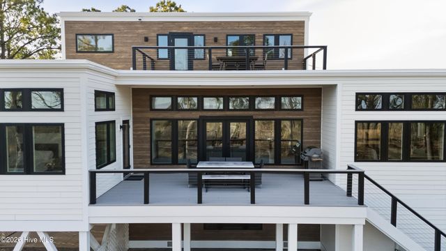 135 Heron Cove Road, Hampstead, NC 28443