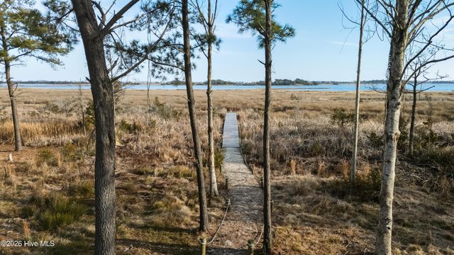 135 Heron Cove Road, Hampstead, NC 28443