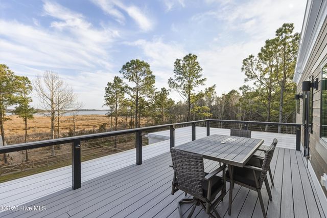 135 Heron Cove Road, Hampstead, NC 28443