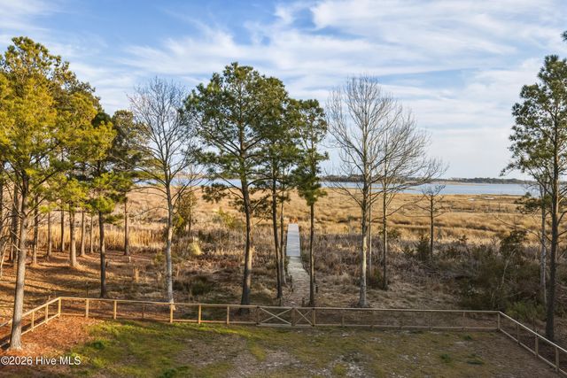 135 Heron Cove Road, Hampstead, NC 28443