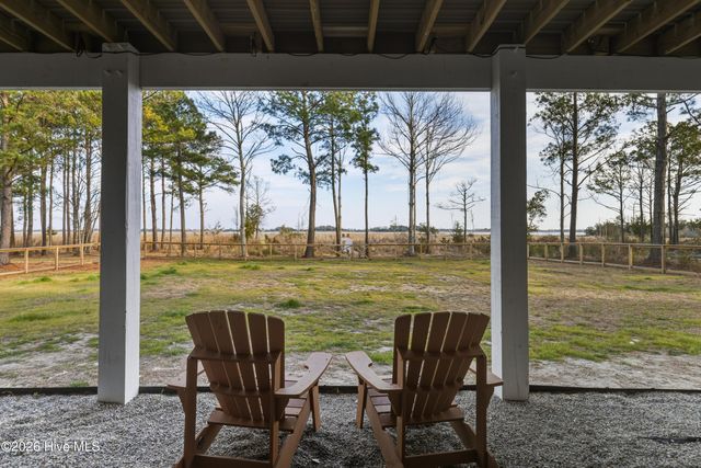 135 Heron Cove Road, Hampstead, NC 28443