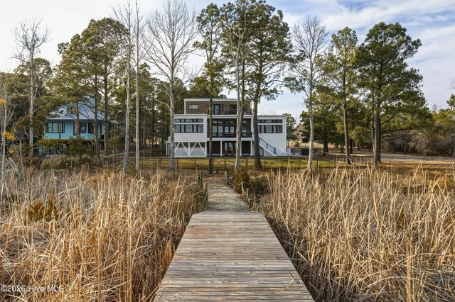 135 Heron Cove Road, Hampstead, NC 28443