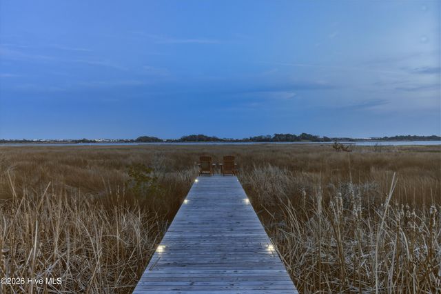 135 Heron Cove Road, Hampstead, NC 28443