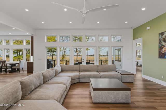 135 Heron Cove Road, Hampstead, NC 28443