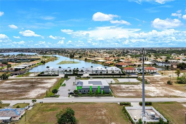 326 SW 2nd TER, Cape Coral, FL 33991