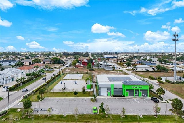 326 SW 2nd TER, Cape Coral, FL 33991