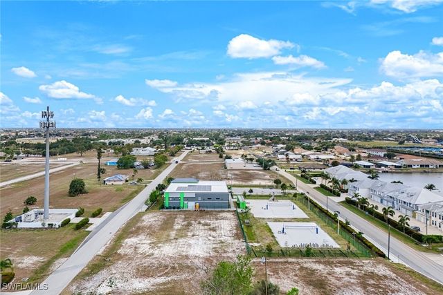 326 SW 2nd TER, Cape Coral, FL 33991