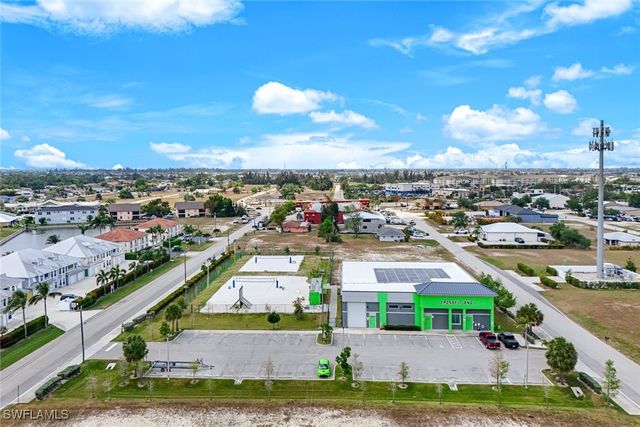 326 SW 2nd TER, Cape Coral, FL 33991