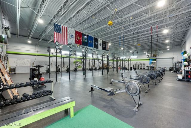 326 SW 2nd TER, Cape Coral, FL 33991