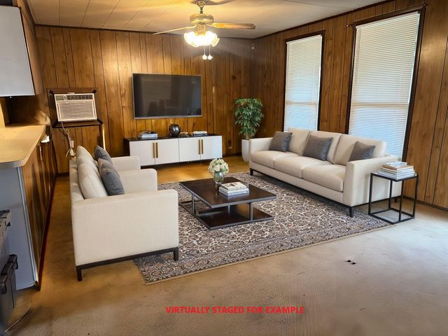 521 Rycade Street, Boling, TX 77420