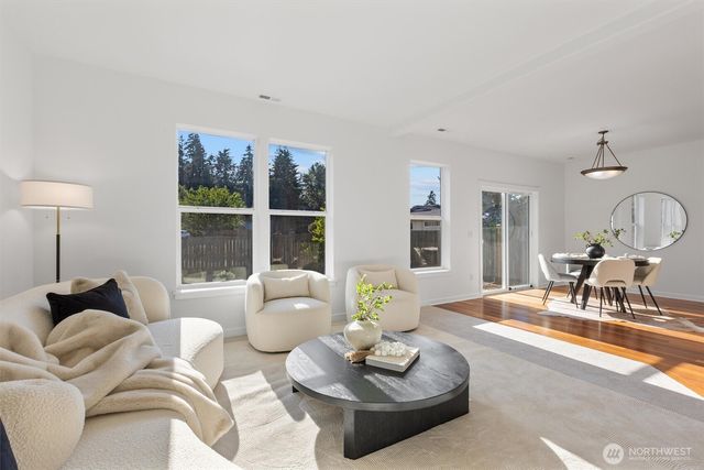631 Ilwaco Avenue NE, Renton, WA 98059