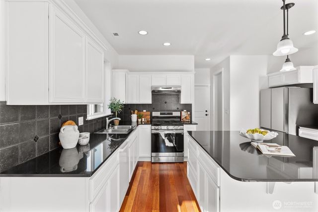 631 Ilwaco Avenue NE, Renton, WA 98059