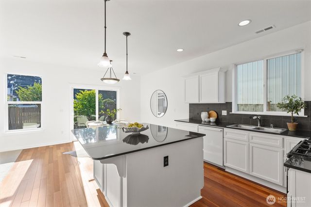 631 Ilwaco Avenue NE, Renton, WA 98059