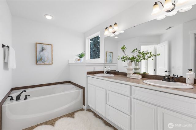 631 Ilwaco Avenue NE, Renton, WA 98059