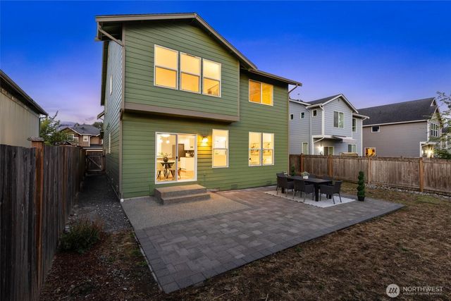 631 Ilwaco Avenue NE, Renton, WA 98059