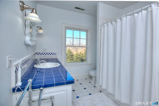 3 Shorehaven Road, Norwalk, CT 06855