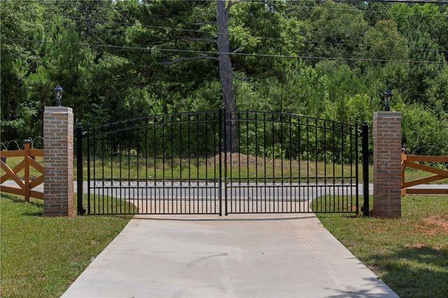5245 Stonewall Tell Road, Atlanta, GA 30349