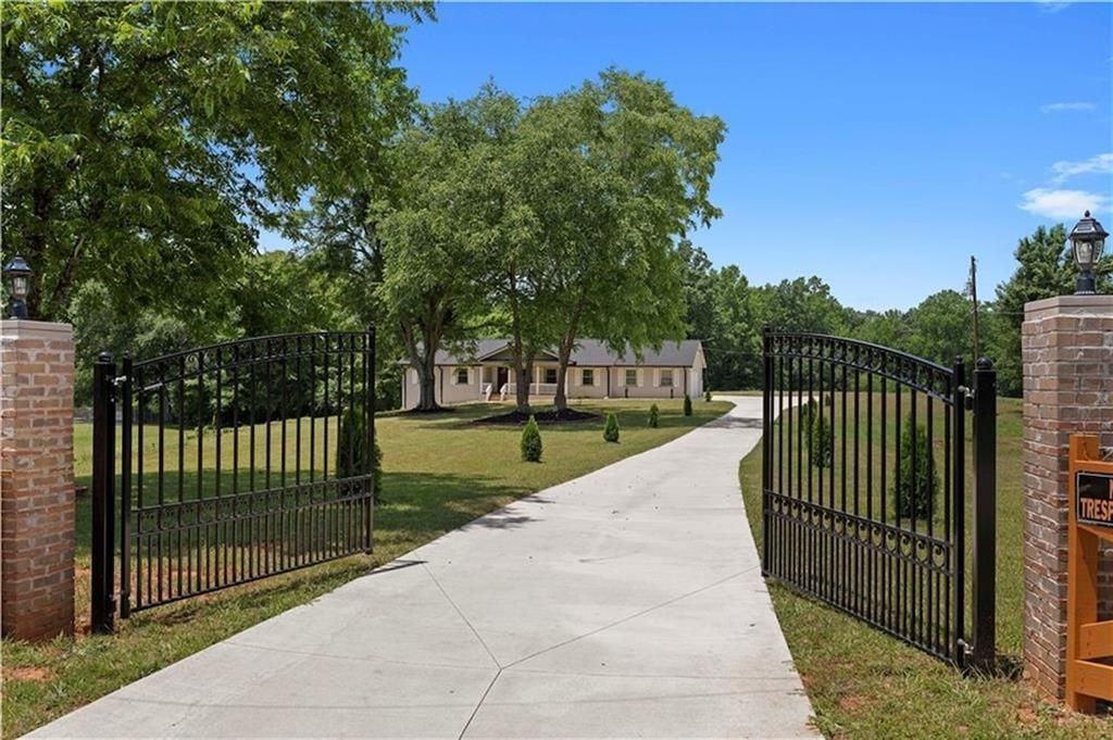 5245 Stonewall Tell Road, Atlanta, GA 30349