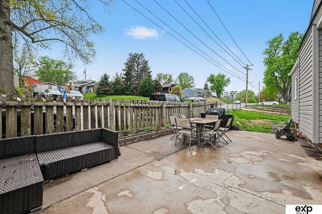 1944 S 50 Avenue, Omaha, NE 68106