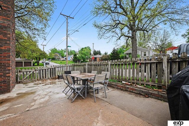 1944 S 50 Avenue, Omaha, NE 68106