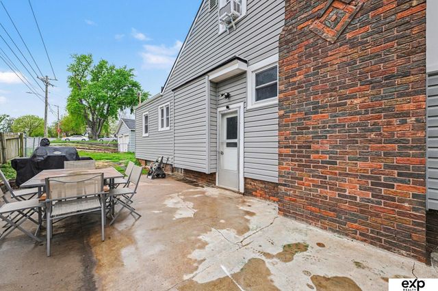 1944 S 50 Avenue, Omaha, NE 68106