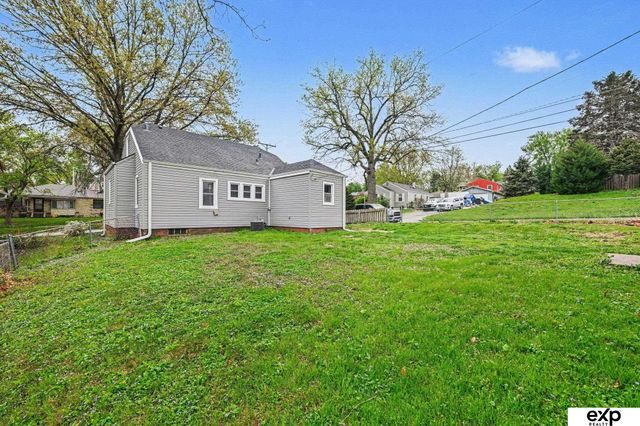 1944 S 50 Avenue, Omaha, NE 68106