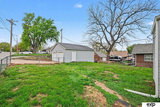 1944 S 50 Avenue, Omaha, NE 68106