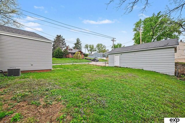 1944 S 50 Avenue, Omaha, NE 68106