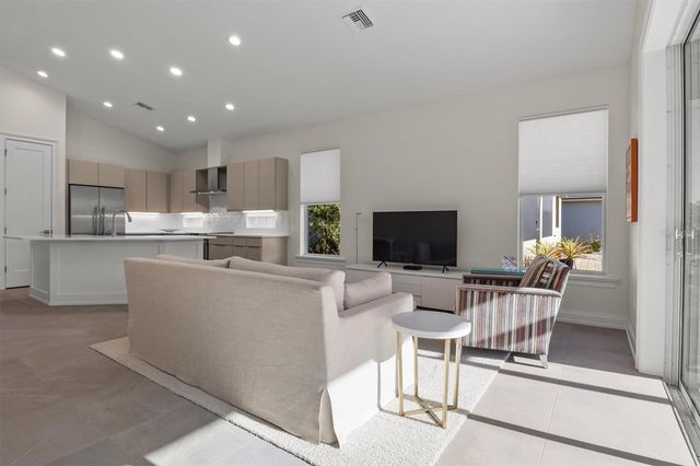 7826 LAKE JAMES BOULEVARD, Lakeland, FL 33810