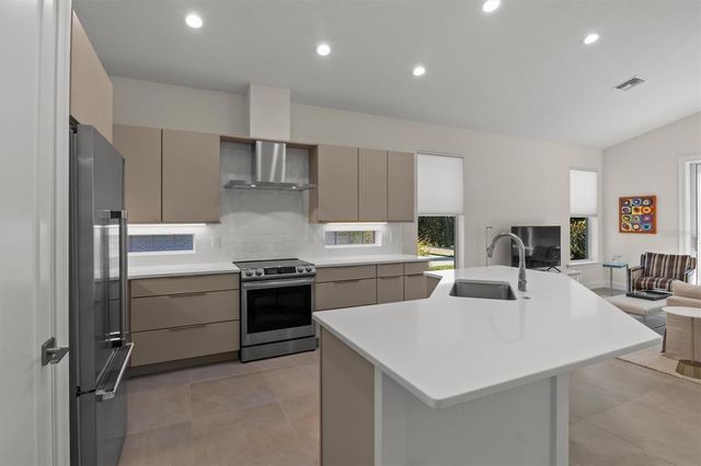 7826 LAKE JAMES BOULEVARD, Lakeland, FL 33810