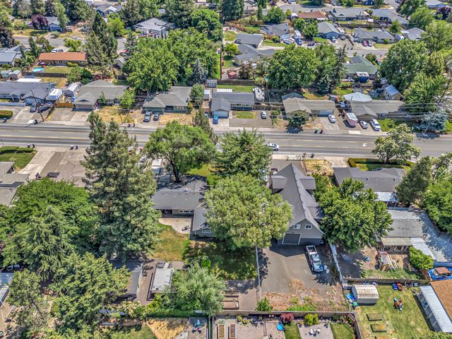 2631 Delta Waters Road, Medford, OR 97504