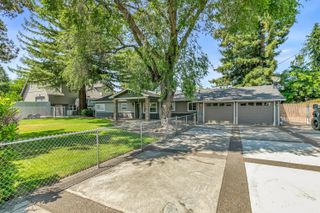 2631 Delta Waters Road, Medford, OR 97504