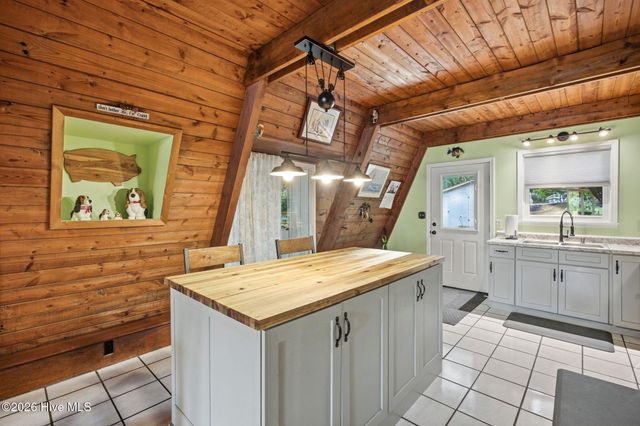 1098 Kings Landing Road, Hampstead, NC 28443