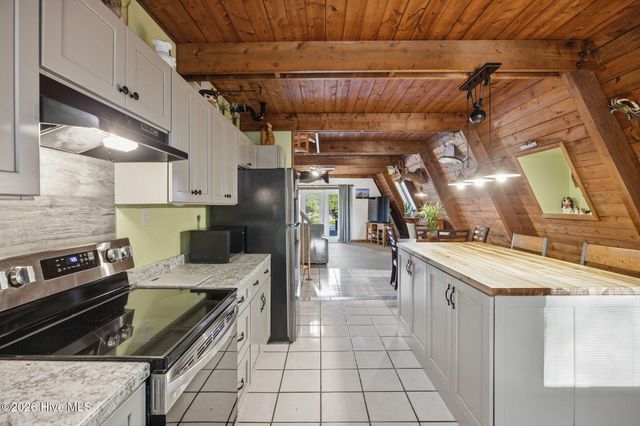 1098 Kings Landing Road, Hampstead, NC 28443
